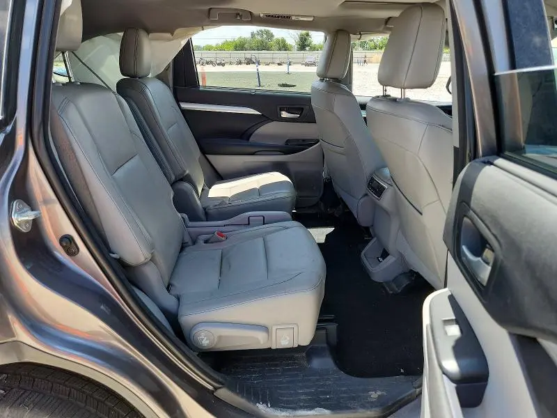 2018 TOYOTA HIGHLANDER XLE  