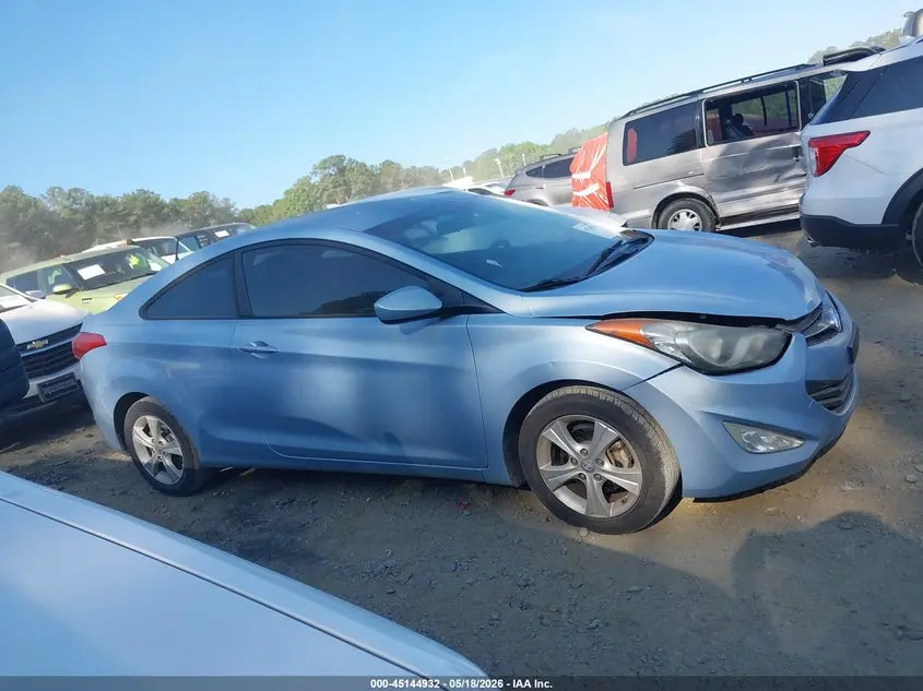 2013 HYUNDAI ELANTRA GS