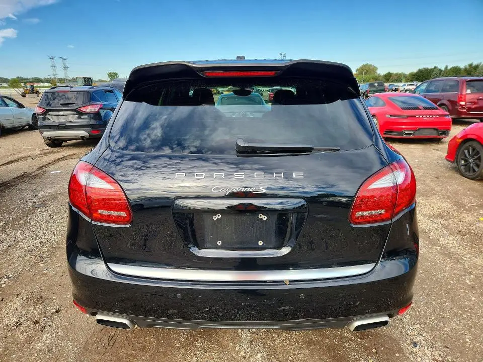 2014 PORSCHE CAYENNE   
