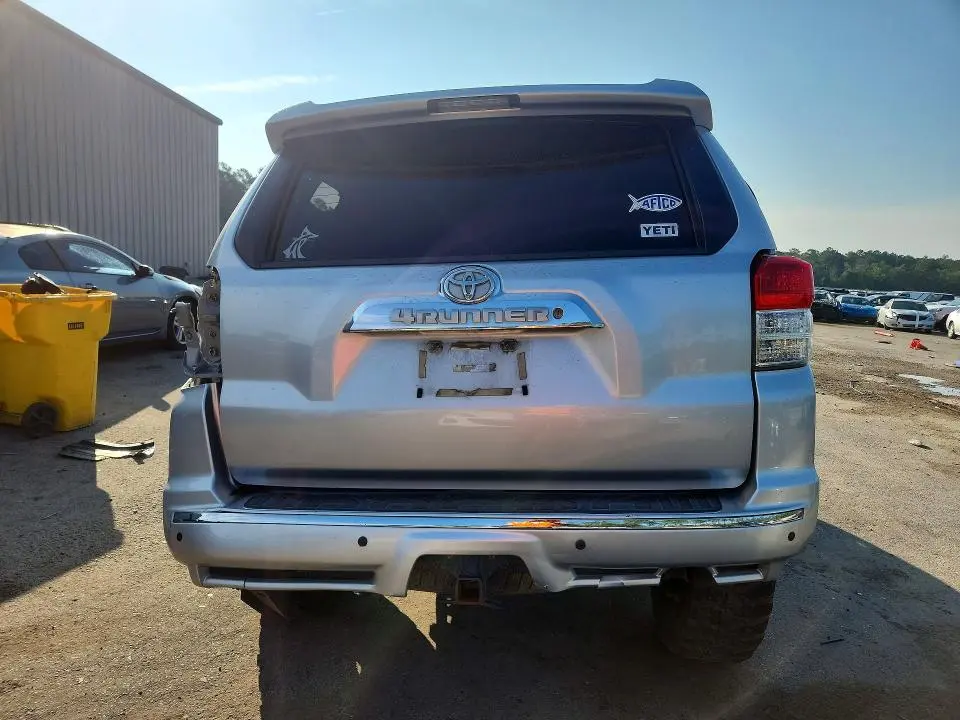 2012 TOYOTA 4RUNNER SR5  