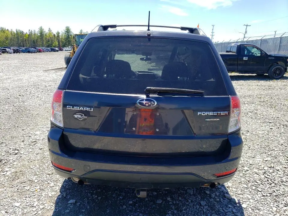 2010 SUBARU FORESTER XS  