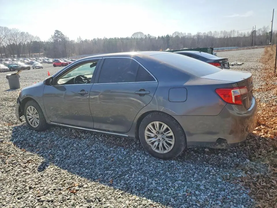 2014 TOYOTA CAMRY LE  