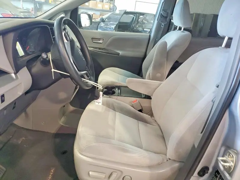 2015 TOYOTA SIENNA LE  