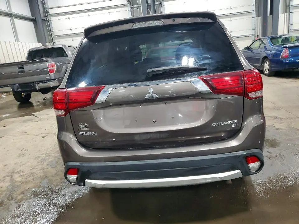 2017 MITSUBISHI OUTLANDER SE  