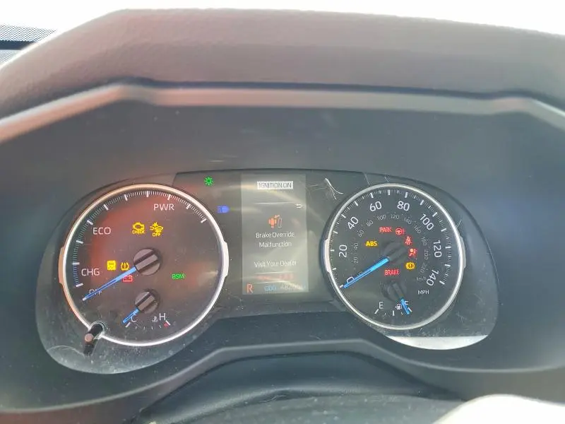 2022 TOYOTA RAV4 XLE  
