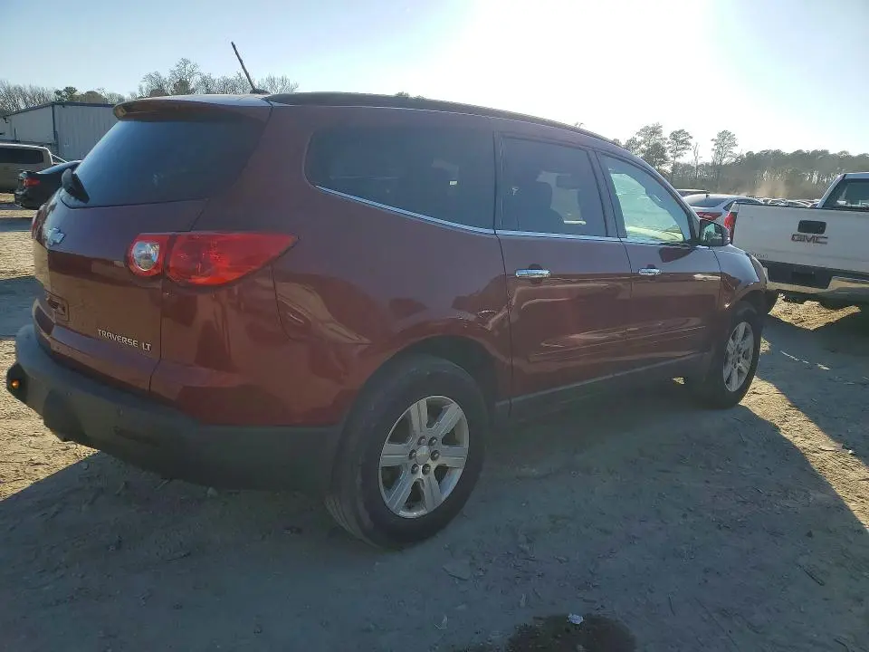 2011 CHEVROLET TRAVERSE LT  