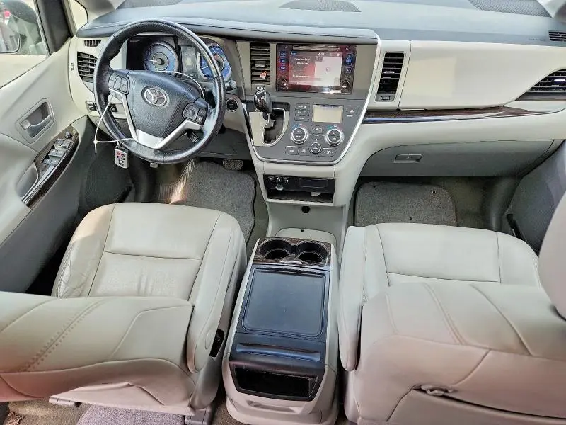 2015 TOYOTA SIENNA XLE 8-PASSENGER  