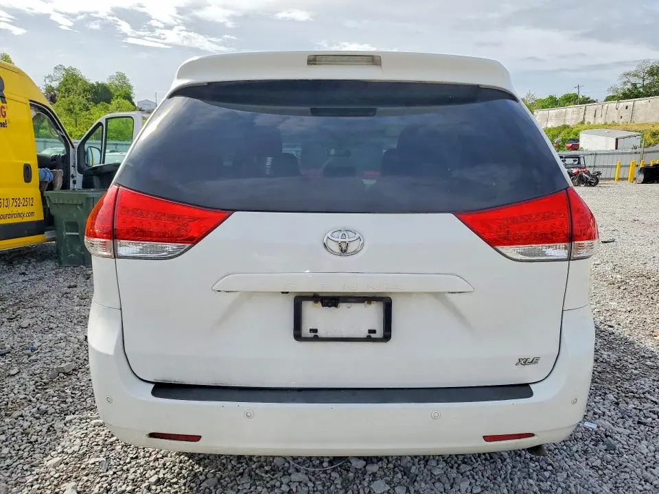 2012 TOYOTA SIENNA XLE 8-PASSENGER  