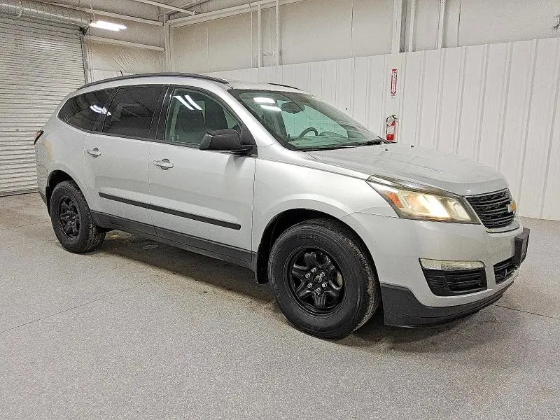 2014 CHEVROLET TRAVERSE LS  
