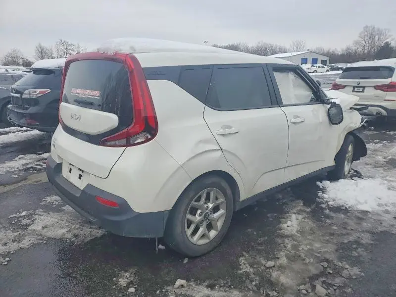 2022 KIA SOUL LX  