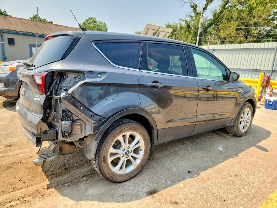 2019 FORD ESCAPE SE  