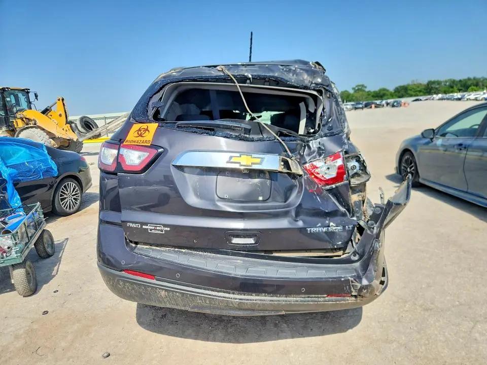 2015 CHEVROLET TRAVERSE LT  