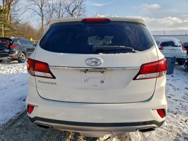 2018 HYUNDAI SANTA FE SE  