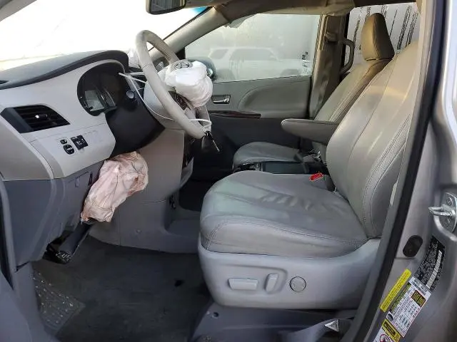 2013 TOYOTA SIENNA XLE 8-PASSENGER  