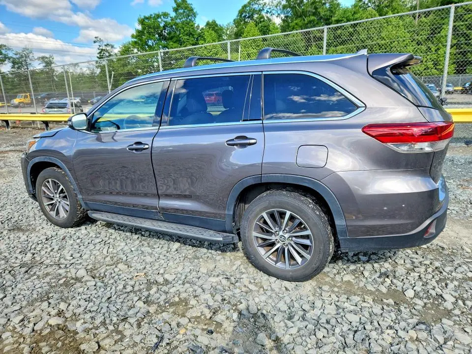 2019 TOYOTA HIGHLANDER XLE  