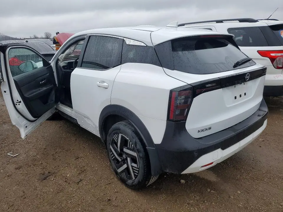 2025 NISSAN KICKS SV  