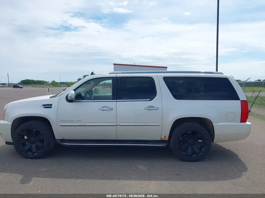 2012 CADILLAC ESCALADE ESV LUXURY