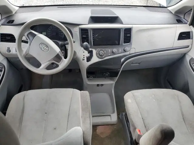2011 TOYOTA SIENNA   