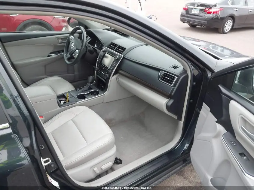 2015 TOYOTA CAMRY XLE