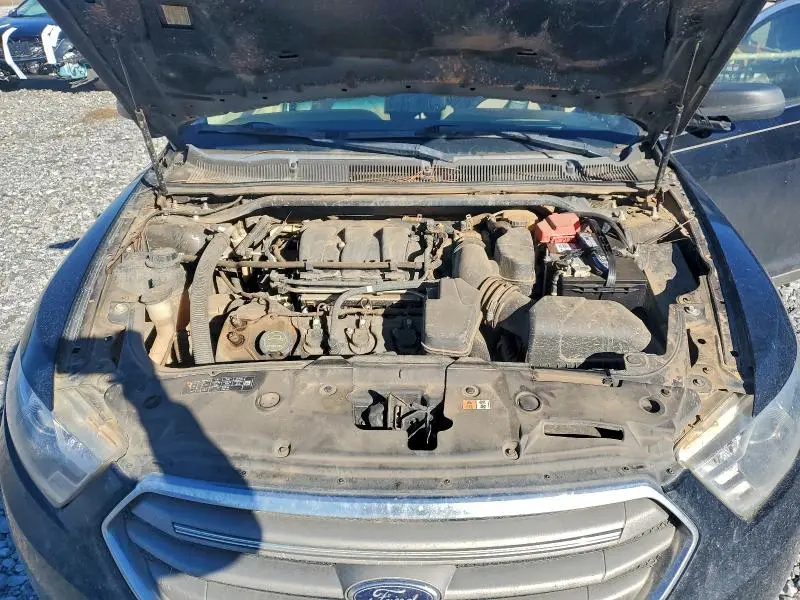 2018 FORD TAURUS SE  