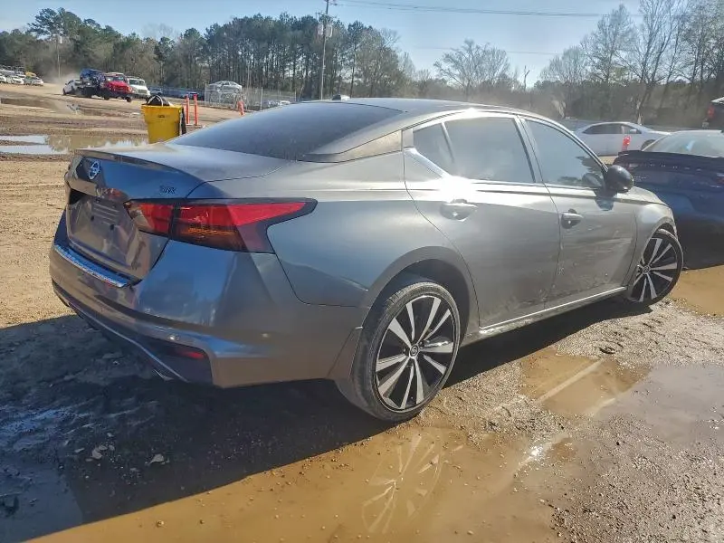 2021 NISSAN ALTIMA SR  