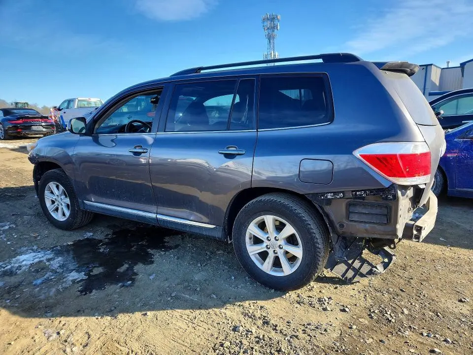 2011 TOYOTA HIGHLANDER BASE  