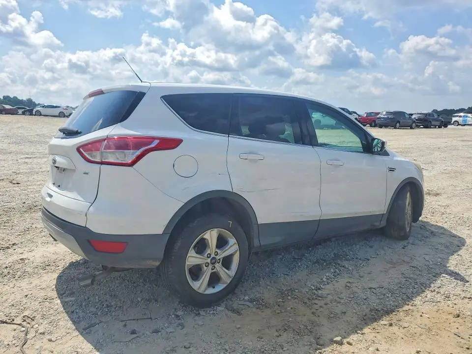 2016 FORD ESCAPE SE  