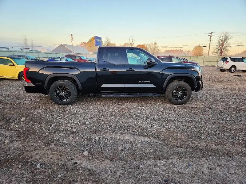 2022 TOYOTA TUNDRA SR5  