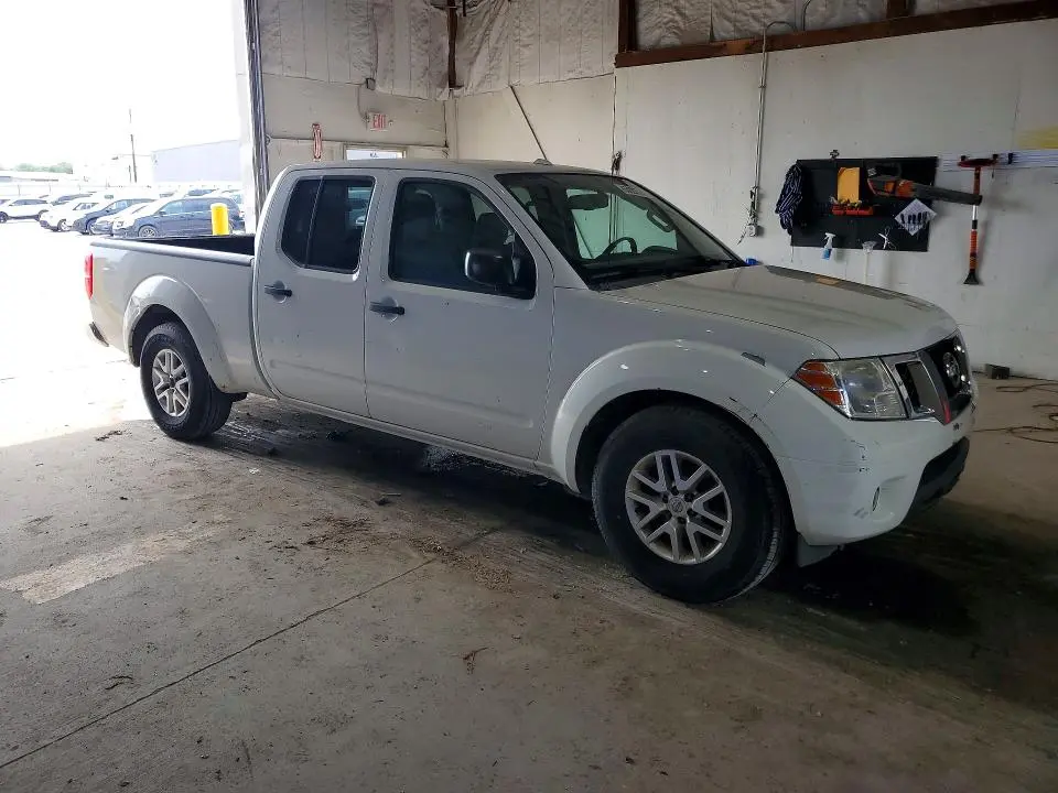 2015 NISSAN FRONTIER SV  