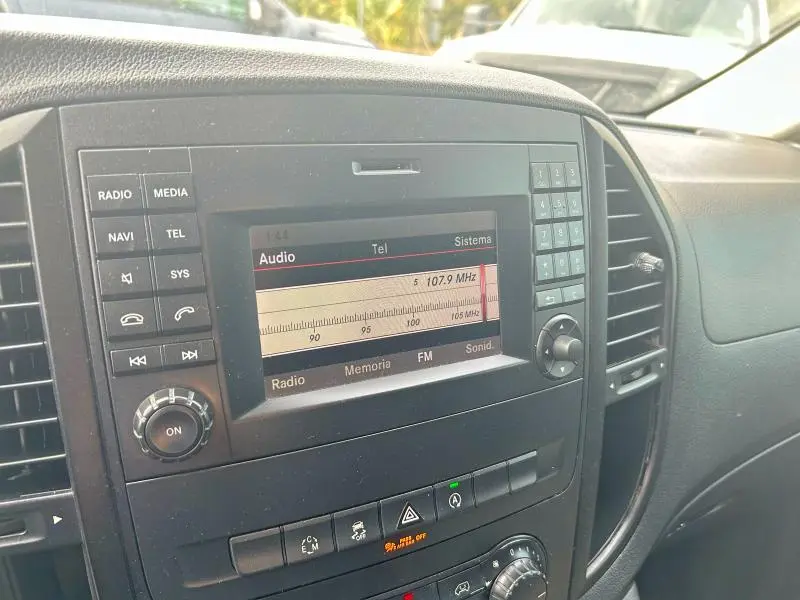 2017 MERCEDES-BENZ METRIS   