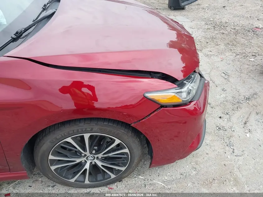 2018 TOYOTA CAMRY SE