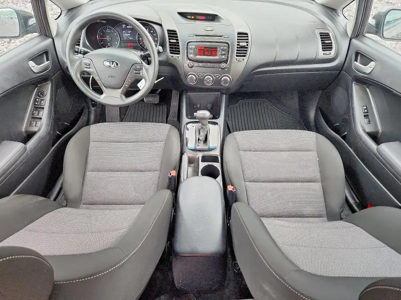 2017 KIA FORTE LX  