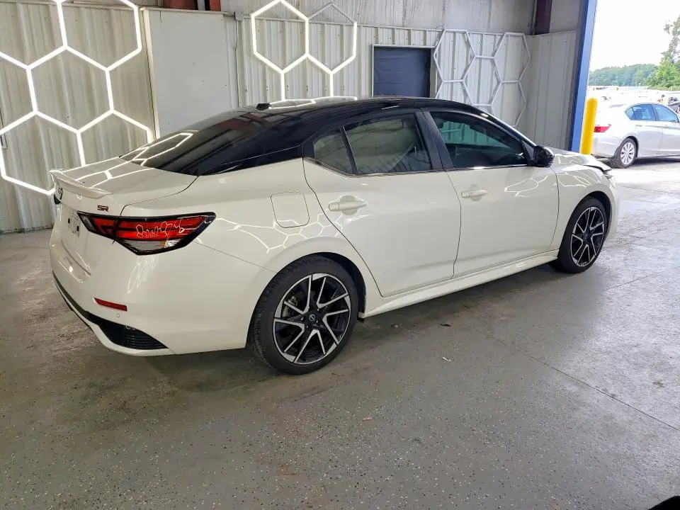 2024 NISSAN SENTRA SR  