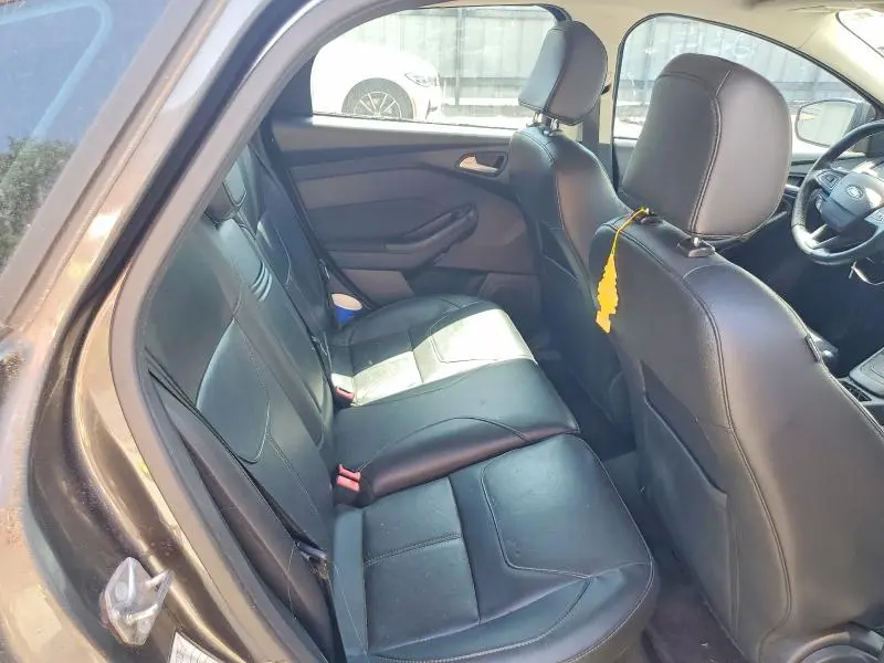 2016 FORD FOCUS SE  