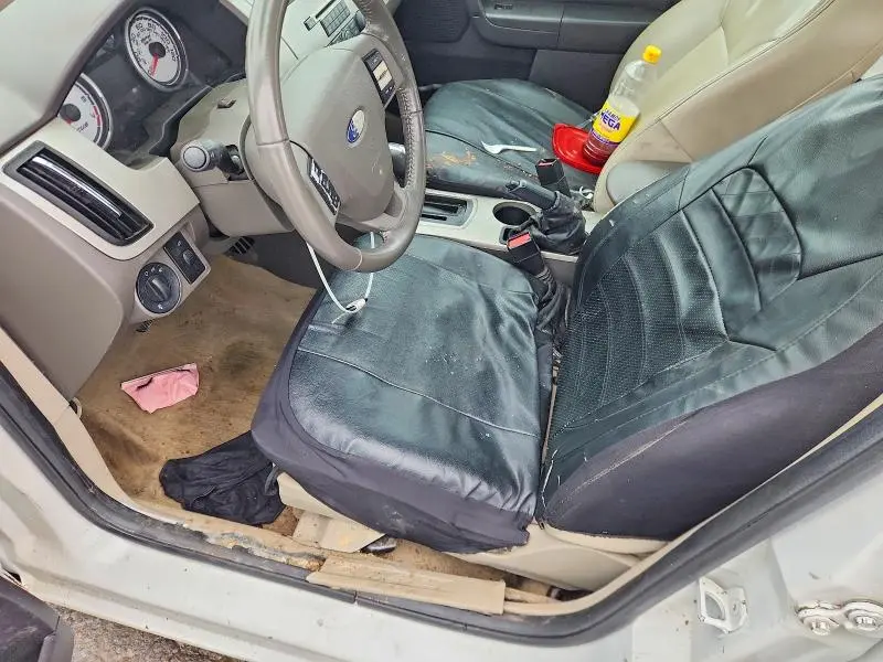 2010 FORD FOCUS SEL  