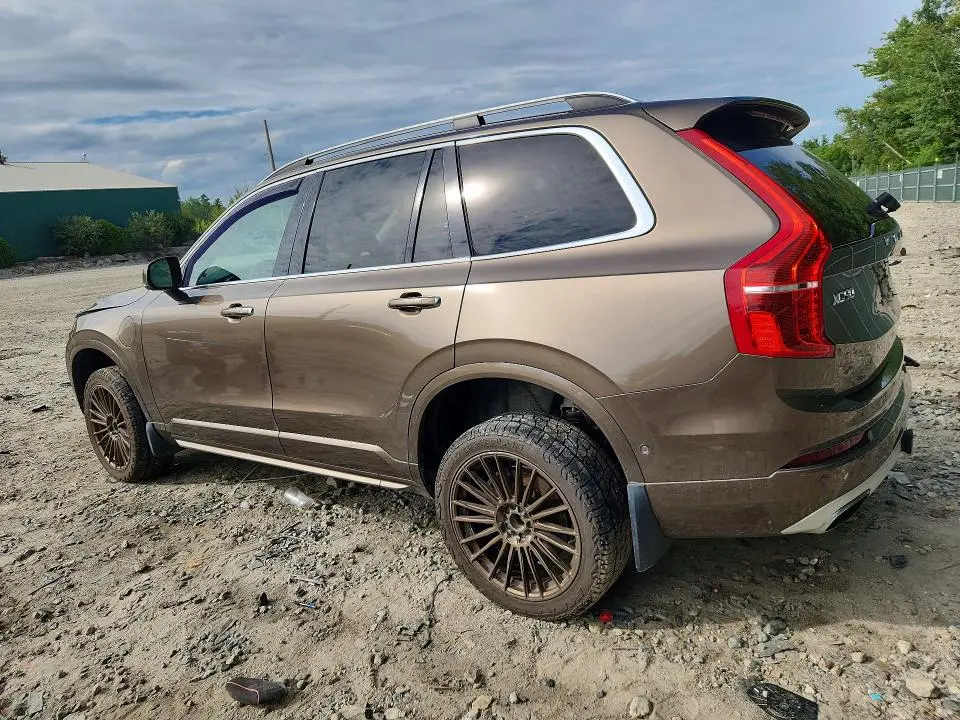 2016 VOLVO XC90 T8  
