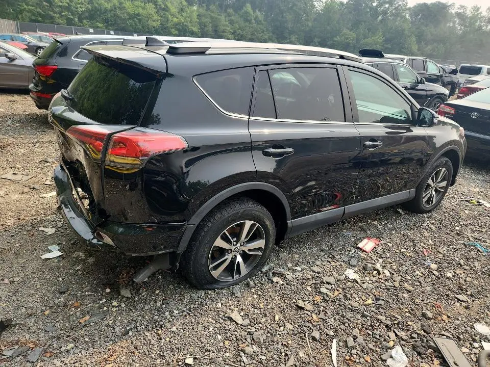 2017 TOYOTA RAV4 XLE  