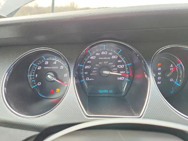 2011 FORD TAURUS SEL  