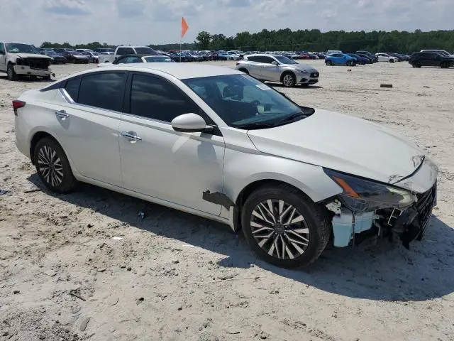 2023 NISSAN ALTIMA SV  