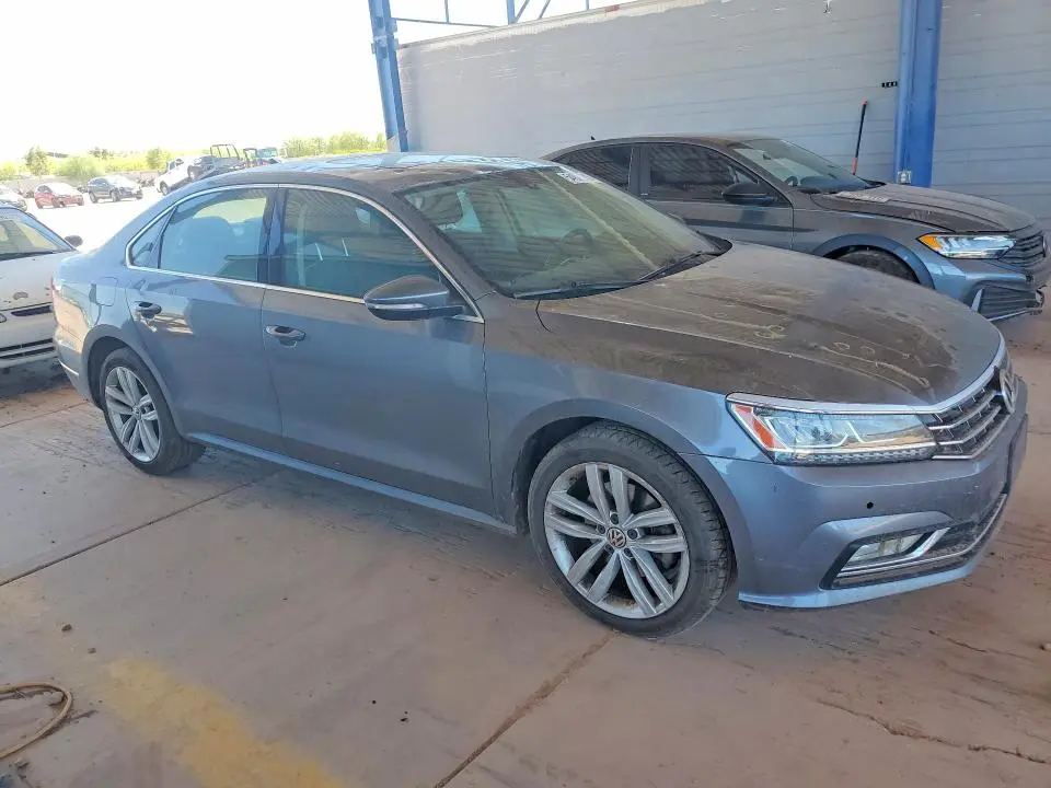 2018 VOLKSWAGEN PASSAT SE  