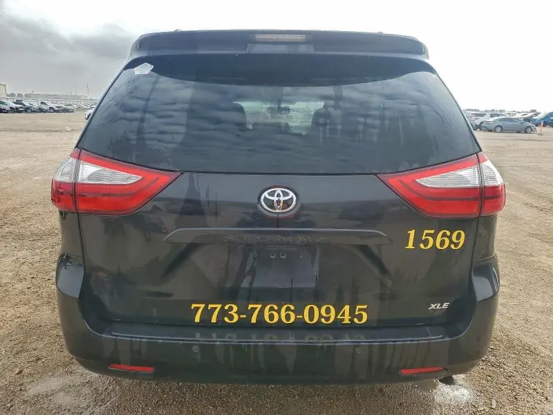 2015 TOYOTA SIENNA XLE  