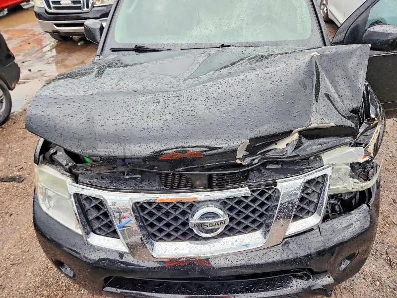 2010 NISSAN PATHFINDER S  