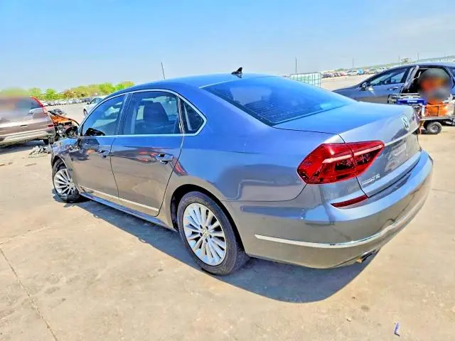 2017 VOLKSWAGEN PASSAT SE  