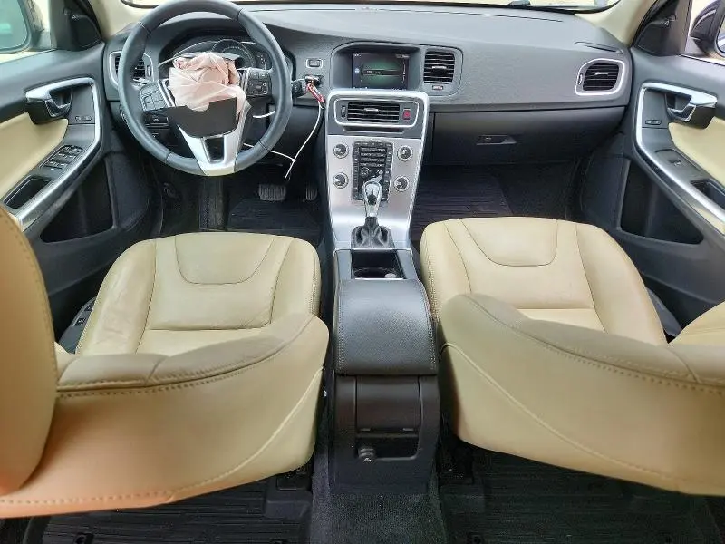 2017 VOLVO V60 T5 PREMIER  