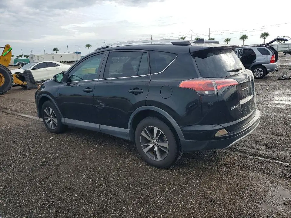 2016 TOYOTA RAV4 XLE  