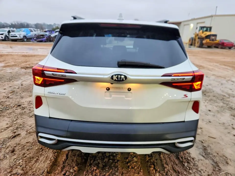 2021 KIA SELTOS S  