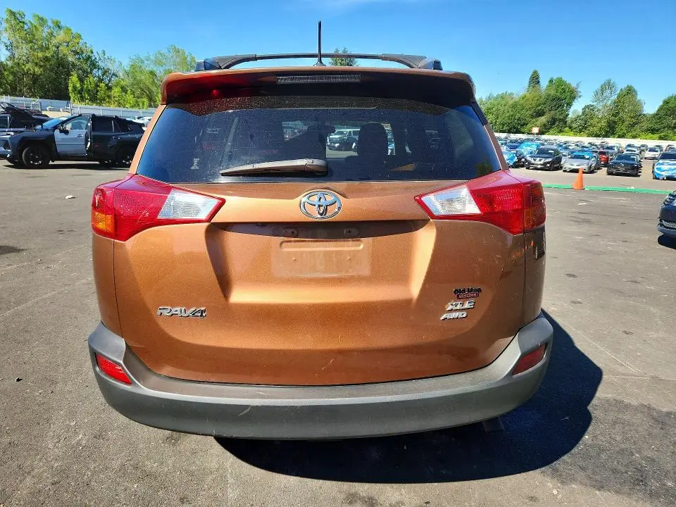 2014 TOYOTA RAV4 XLE  