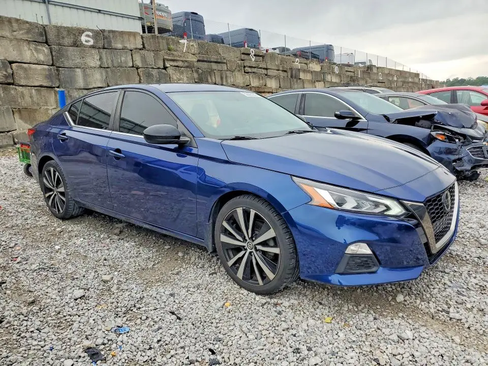 2019 NISSAN ALTIMA SR  