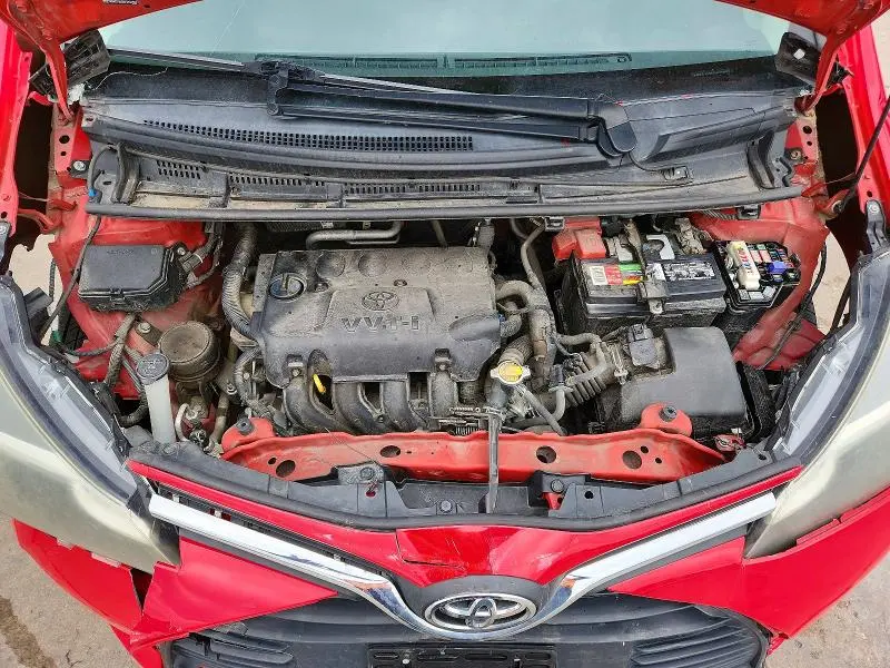 2015 TOYOTA YARIS 5-DOOR L  