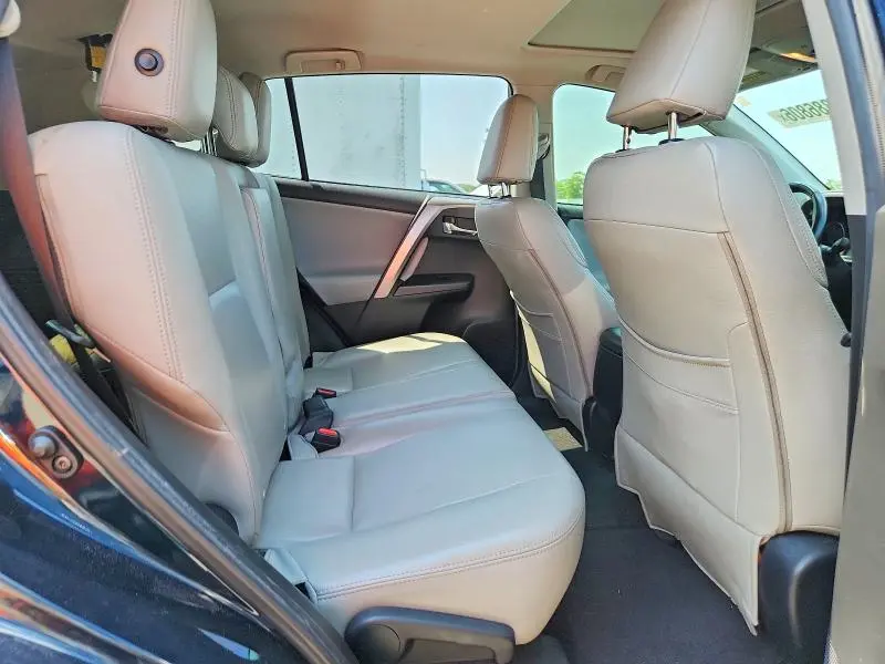 2017 TOYOTA RAV4 XLE  